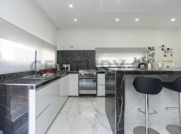 Casa · 100m² · 3 Ambientes · 1 Cochera · Casa en Venta en Gonnet