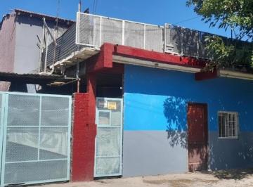 Casa · 120m² · 7 Ambientes · 1 Cochera · Casa en Moreno de Dos Planta y Local Comercial!