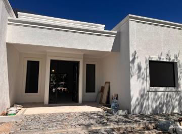 Casa · 180m² · 4 Ambientes · 1 Cochera · Casa en Venta en San Matias, Escobar, G. B. a. Zona Norte