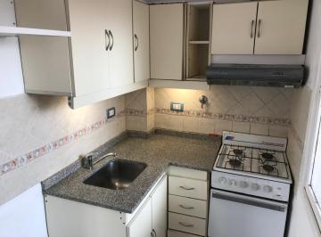 Departamento · 42m² · 3 Ambientes · Departamento en PH de 3 Ambientes, Se Vende, Sarandi, Avellaneda. Flipping