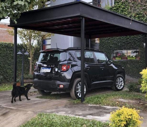 Casa · 300m² · 2 Dormitorios · 1 Cochera