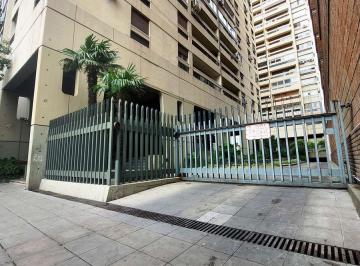 Departamento · 160m² · 3 Dormitorios · 1 Cochera · Hermoso y Gran Depto de 3 Dor y Escritorio con Cochera en Complejo Cerrado en Pleno Centro!