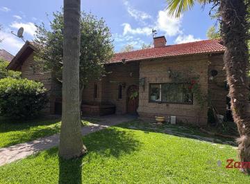 Casa · 147m² · 4 Ambientes · 1 Cochera · Casa 4 Ambientes en Club de Campo La Martona