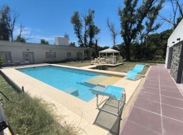 Casa · 175m² · 4 Ambientes · 1 Cochera · Casa en Callejón La Escondida Barrio La Asunción Club de Campo