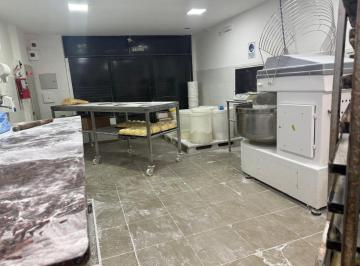 Departamento de 4 ambientes, La Matanza · Galpon con Departamento 4 Ambientes en Planta Alta