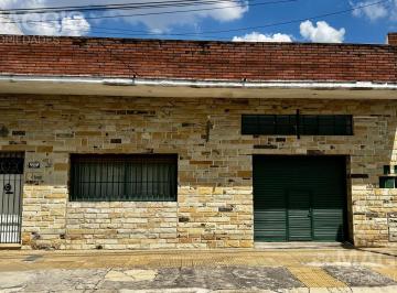 Casa · 150m² · 4 Ambientes · 1 Cochera · Venta Casa en Moron