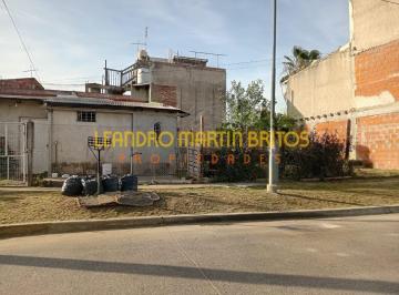 Casa · 60m² · 3 Ambientes · 1 Cochera · Casa en Isidro Casanova
