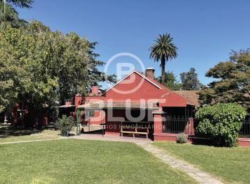 Quinta vacacional · 1260m² · 4 Ambientes · Casa Quinta Histórica Venta Luis Guillón Lacarmon 1400 Apto Subdivisión