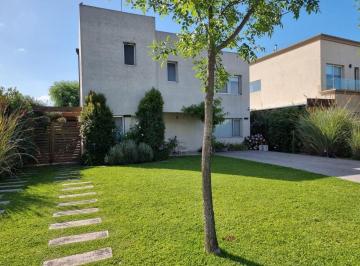 Casa · 160m² · 6 Ambientes · Casa en Venta en San Alfonso, Pilar del Este, G. B. a. Zona Norte