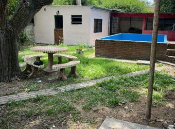Casa de 5 ambientes, La Plata · 12 E/485 y 486. Venta de Casa a Reciclar