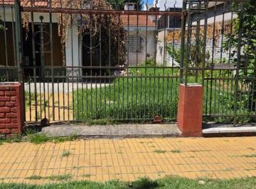 Casa · 148m² · 3 Ambientes · 2 Cocheras · Venta Casa 4 Ambientes Banfield Este
