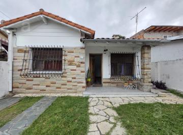 Casa · 95m² · 3 Ambientes · 1 Cochera · Casa en Venta en Villa Ballester - Tres Ambientes - Zona Residencial.