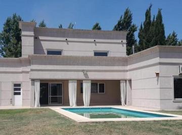 Casa · 310m² · 5 Ambientes · 3 Cocheras · Casa 5 Ambientes - Bº La Concepción - Luján - Apta Crédito