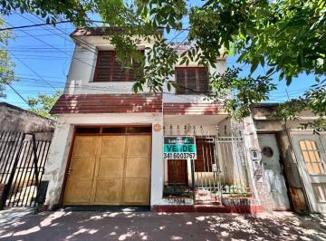 Casa de 6 ambientes, Rosario · Casa en Venta de 3 Dorm C/cochera en Bella Vista