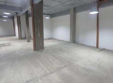 Local comercial · 175m² · 2 Ambientes · 6 Cocheras · Local con Deposito