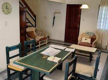 Casa · 98m² · 5 Ambientes · 1 Cochera · Duplex en Venta Barrio Las Palmas 3 Dorm.