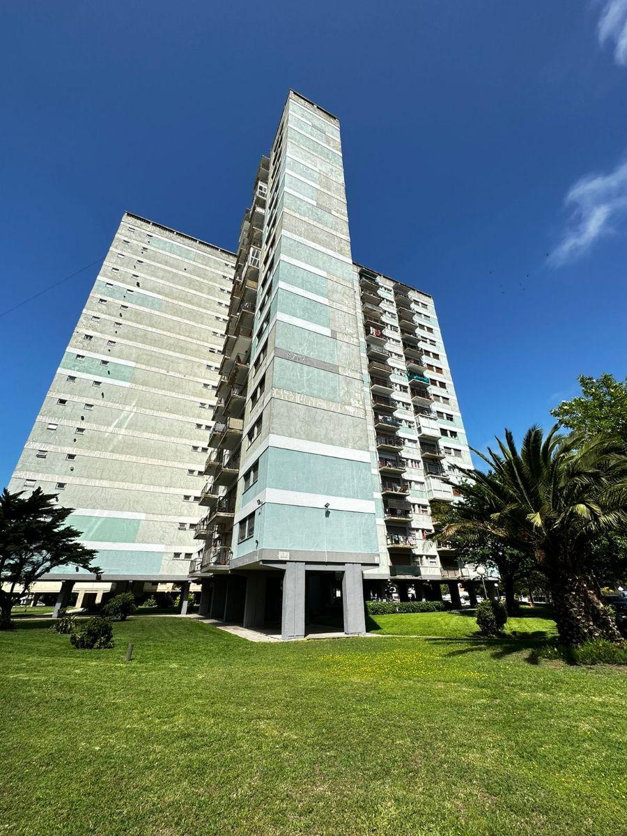 Depto 3 amb, 63m² cubiertos con balcón y estacionamiento — Domingo Faustino Sarmiento