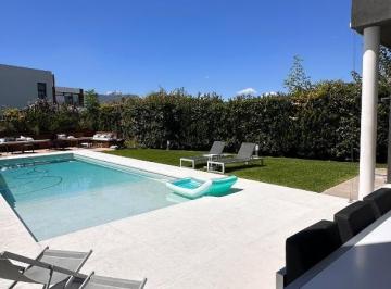 Casa · 369m² · 6 Ambientes · 4 Cocheras · Casa en Venta Terravista 5 Suítes Playroom Financia Permuta