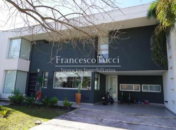 Casa · 360m² · 6 Ambientes · 2 Cocheras · Casa en Venta 6 Ambientes en Country Terravista
