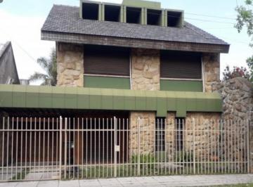 Casa · 255m² · 5 Ambientes · 4 Cocheras · Casa 7 Amb en Castelar Sur Lote 355 m² 3 Cocheras Parque