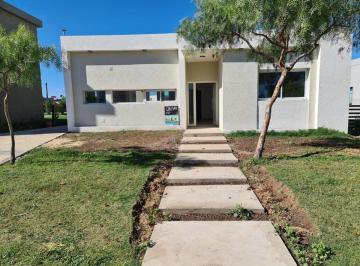 Casa · 124m² · 4 Ambientes · Casa a Estrenar - San Ramiro - Pilar del Este - 4 Ambientes - Parrilla - Venta