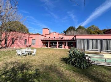 Casa · 398m² · 6 Ambientes · 2 Cocheras · Casa en Venta/alquiler 6 Ambientes Haras El Argentino