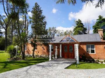 Casa · 170m² · 5 Ambientes · 2 Cocheras · Casa en Venta en Club de Campo La Tradición