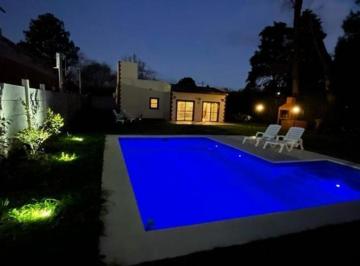 Quinta vacacional · 74m² · 2 Ambientes · 2 Cocheras · Venta Casa Quinta Pileta Parrilla General Rodriguez Moreno Morón Permuta