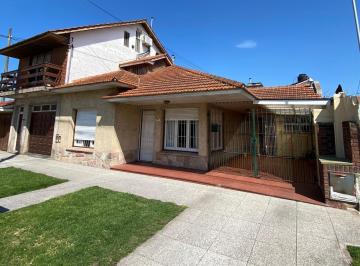 Casa · 267m² · 7 Ambientes · 5 Cocheras · Propiedad en Block - Casa y Departamento