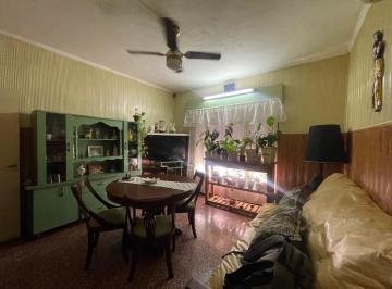 Casa · 114m² · 4 Ambientes · 1 Cochera · Venta - Casa 3 Dorm., Cochera y Gran Patio - Villa Gobernador Gálvez. Apto Crédito.