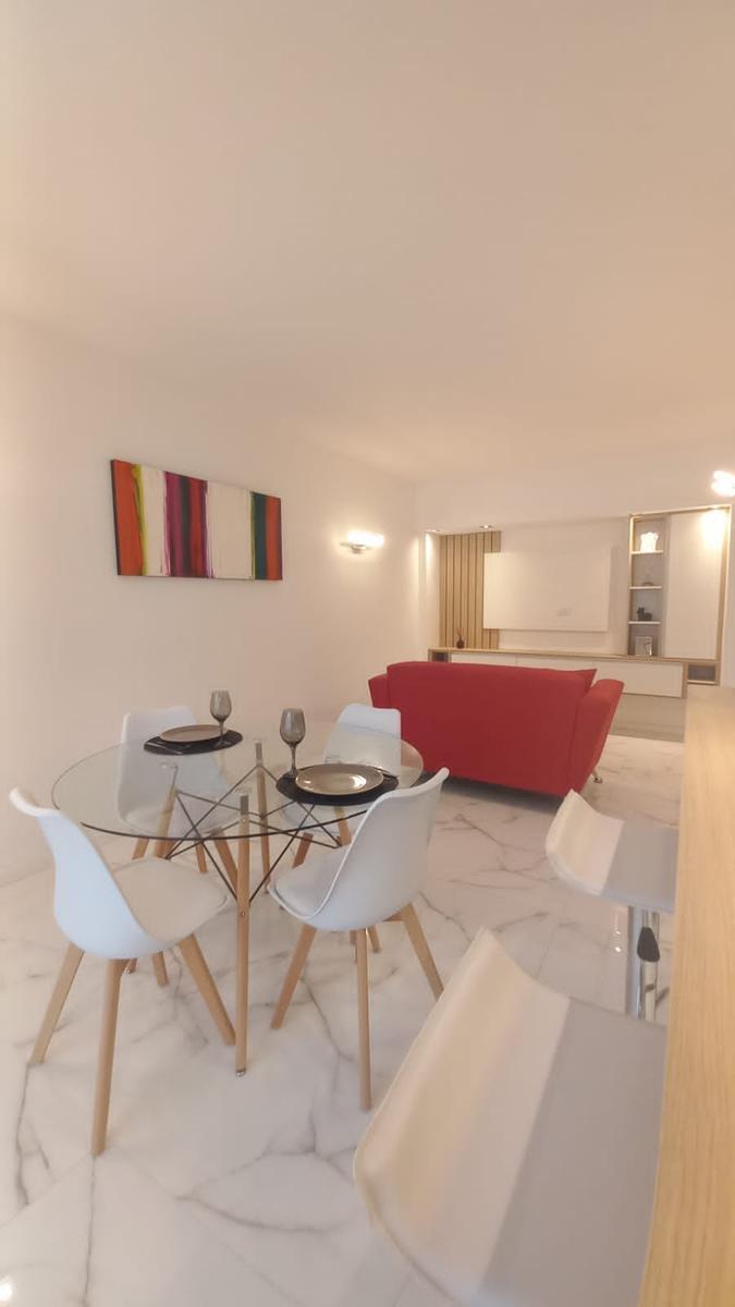 Depto 2 amb, 47m² muy luminoso con cocina separada y placard empotrado