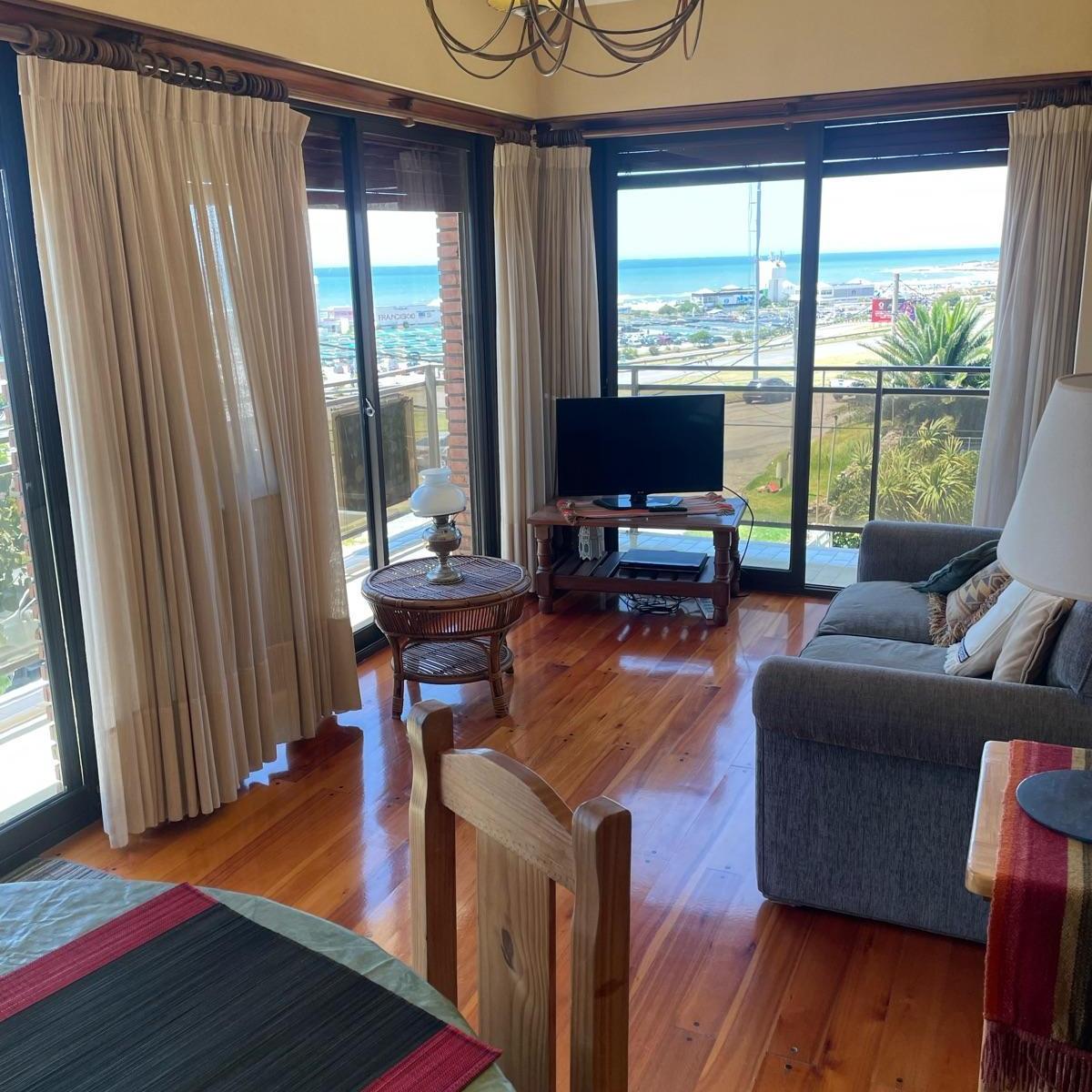 Depto 3 amb, 60m² con cochera y balcón — Punta Mogotes