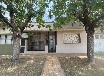 Casa · 120m² · 5 Ambientes · 2 Cocheras · Casa 4 Dorm. en Planta Baja