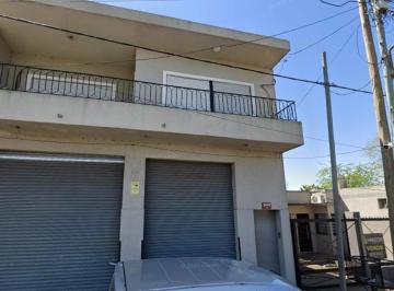 Casa · 330m² · 5 Ambientes · Casa en Venta - 3 Dorm. 3 Baños - Berazategui