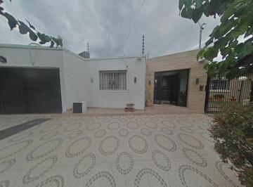 Casa · 126m² · 6 Ambientes · 2 Cocheras · Casa en Venta Rodeo del Medio 3 Dorm. con Tour Vrtual