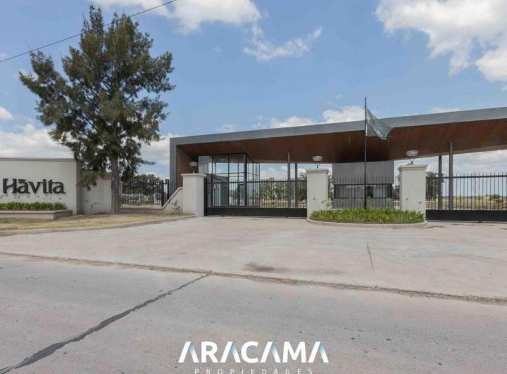 Terreno · 606m²