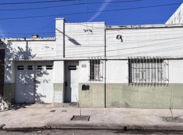 Casa · 188m² · 8 Ambientes · 1 Cochera · Venta Casa 3 Dorm. B° San Vicente Apta Crédito