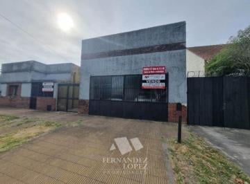 Casa de 5 ambientes, Quilmes · Vivienda en Block