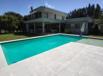 Casa · 192m² · 3 Dormitorios · 3 Cocheras · Casa en Rosario Golf Country Club