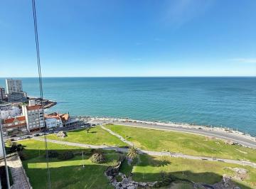 Departamento · 160m² · 4 Ambientes · 1 Cochera · Departamento Frente Al Mar 4amb C/dependencia y Cochera