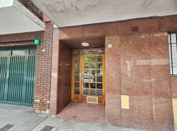 Departamento de 3 ambientes, Caballito · 3 Ambientes Al Frente Balcon Corrido
