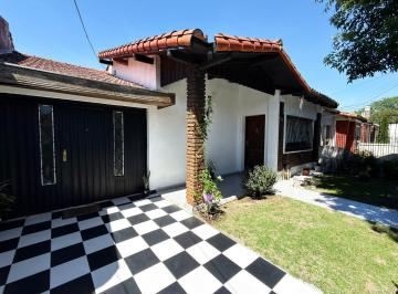 Casa · 145m² · 3 Ambientes · 1 Cochera · Venta Casa Wilde, 3 Ambientes, 2 Dorm. 1 Baño, Cochera