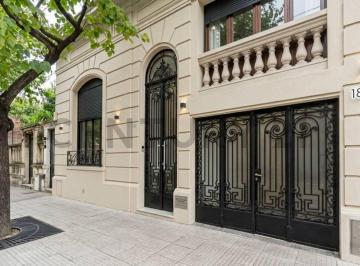 Casa · 298m² · 6 Ambientes · 1 Cochera · Oportunidad Venta Casa en Paternal Para Refaccionar