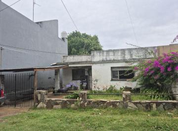 Terreno , Ituzaingó · Lote con Casa a Reciclar o Demoler