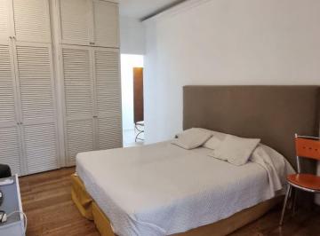 Departamento de 1 ambiente, Recoleta · Monoambiente + Escritorio Santa Fe y Bulnes Baño Amplio Cocina y Patio