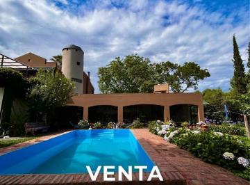 Casa · 250m² · 6 Ambientes · 2 Cocheras · Casa Versátil con Unidad Independiente | San Lorenzo