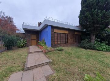 Casa de 5 ambientes, José C Paz · Chalet en Esquina en José C. Paz - Cod V789