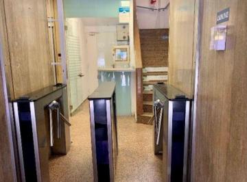 Edificio , San Nicolás · Edificio a La Venta, San Nicolás, 3 Pisos + Terraza en Gran Esquina
