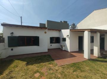 Casa de 2 ambientes, Miramar · Casa 3 Amb. Totalmente Reciclada