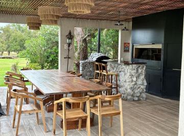 Casa · 365m² · 8 Ambientes · 4 Cocheras · Casa en El Country Nautico de Escobar Al Golf